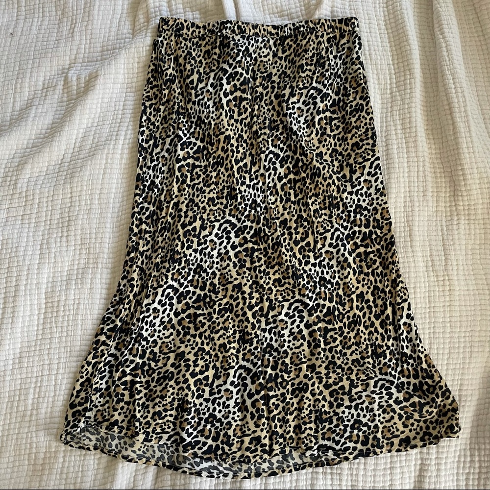 Gap leopard print tulip skirt